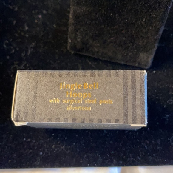 Avon (1992) Vintage Jingle Bell Hoops Earrings - Picture 6 of 7